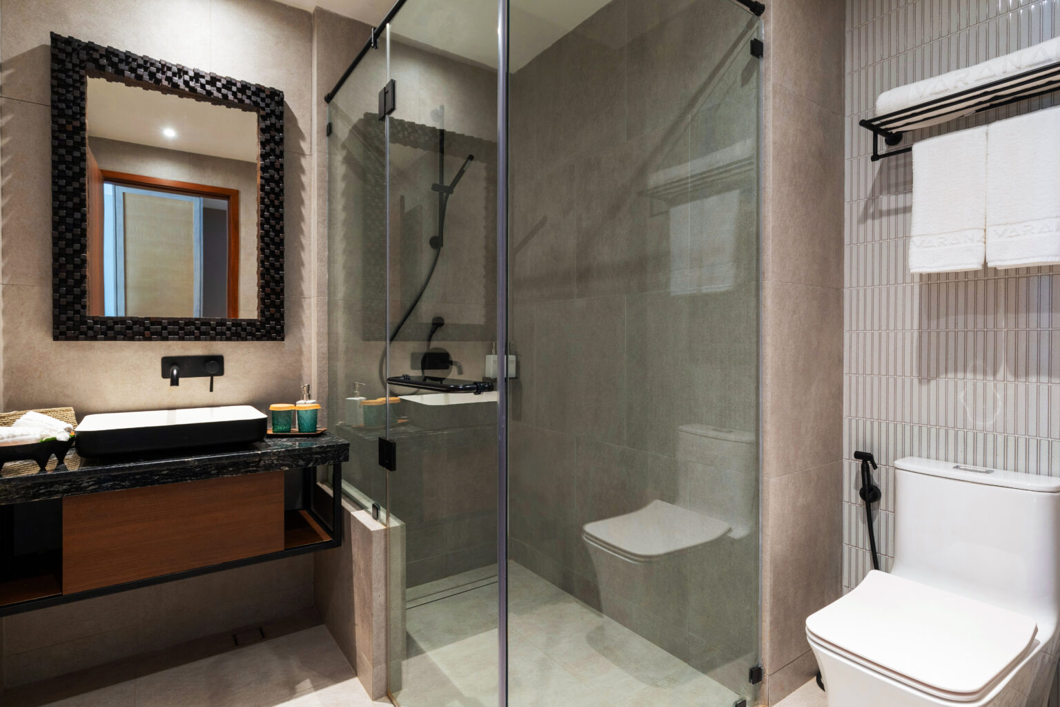 6.Three Bed Room Suite Bathroom